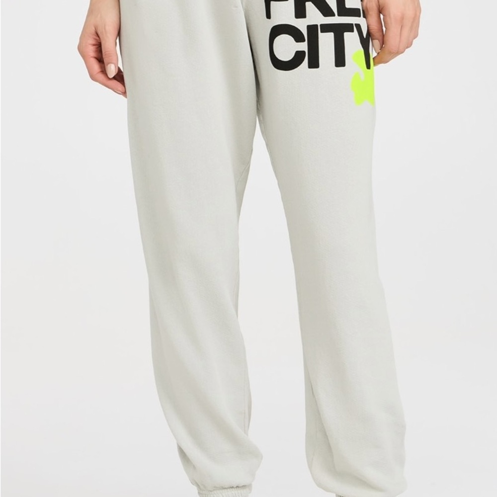 Freecity Gray Sweatpants with Tapered Ankles